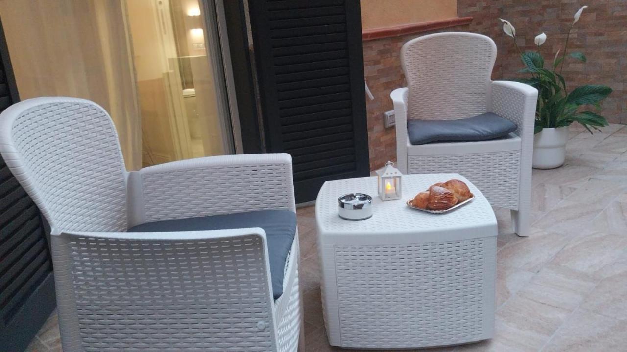 Alery Hotel Nápoly Kültér fotó